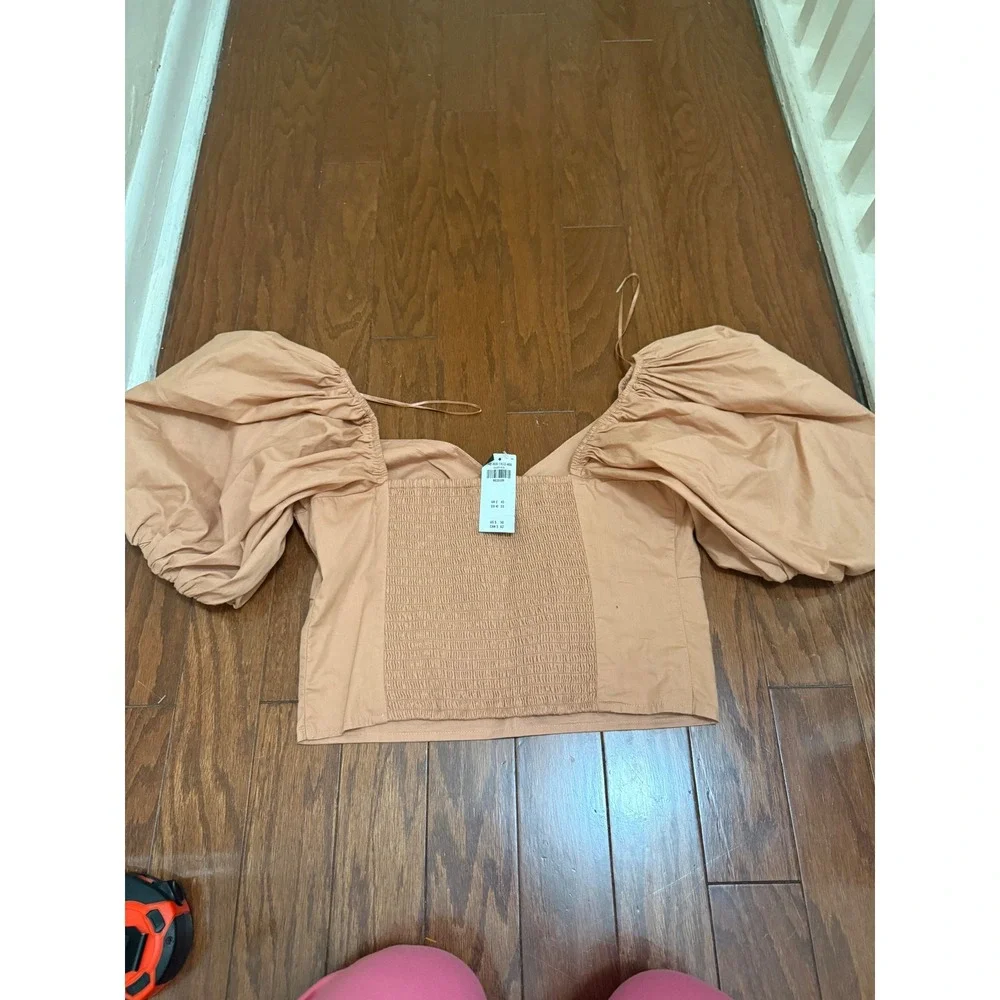 Abercrombie & Fitch Puff Sleeve Ring‎ Detail Smocked Back Top Tan Medium NEW